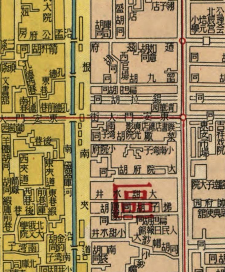 紫荆城东墙外胡同.jpg